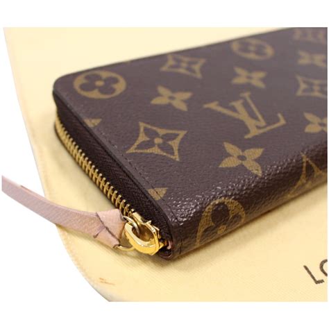 Products by Louis Vuitton: Clémence Wallet